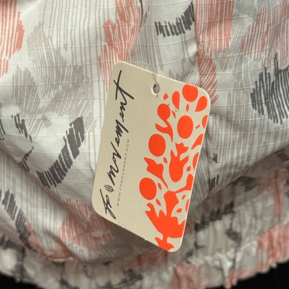 NWT Free People Movement Off The Grid Vest in Ivory Floral. - Picture 9 of 11